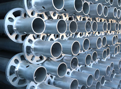 福州钢管脚手架搭建 选择明光脚手架厂的优势与要点